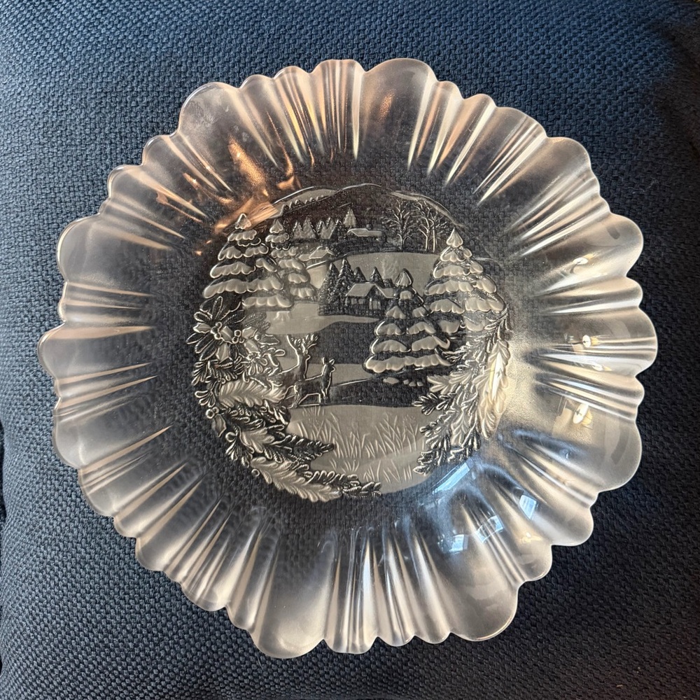 Mikasa Frosted ‘Winter Dream’ Decorative Bowl